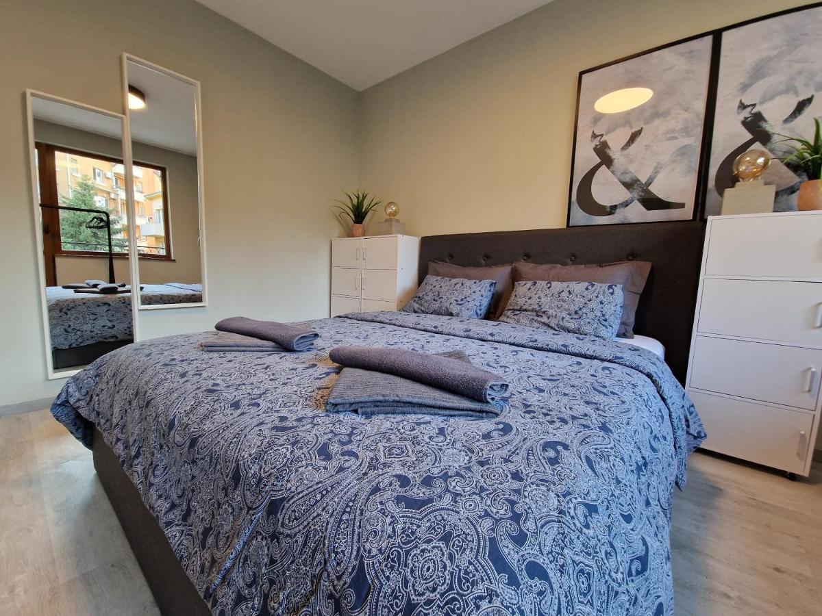 Marsselis Luxe Port Apartment Várna Kültér fotó