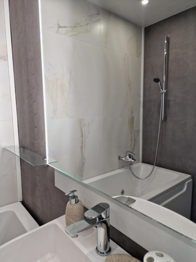 Marsselis Luxe Port Apartment Várna Kültér fotó