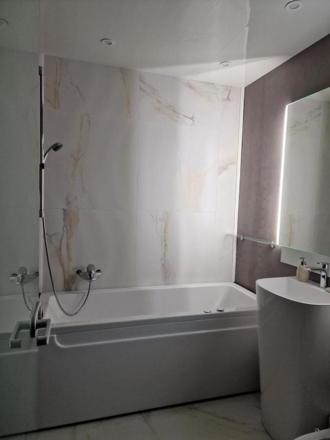 Marsselis Luxe Port Apartment Várna Kültér fotó