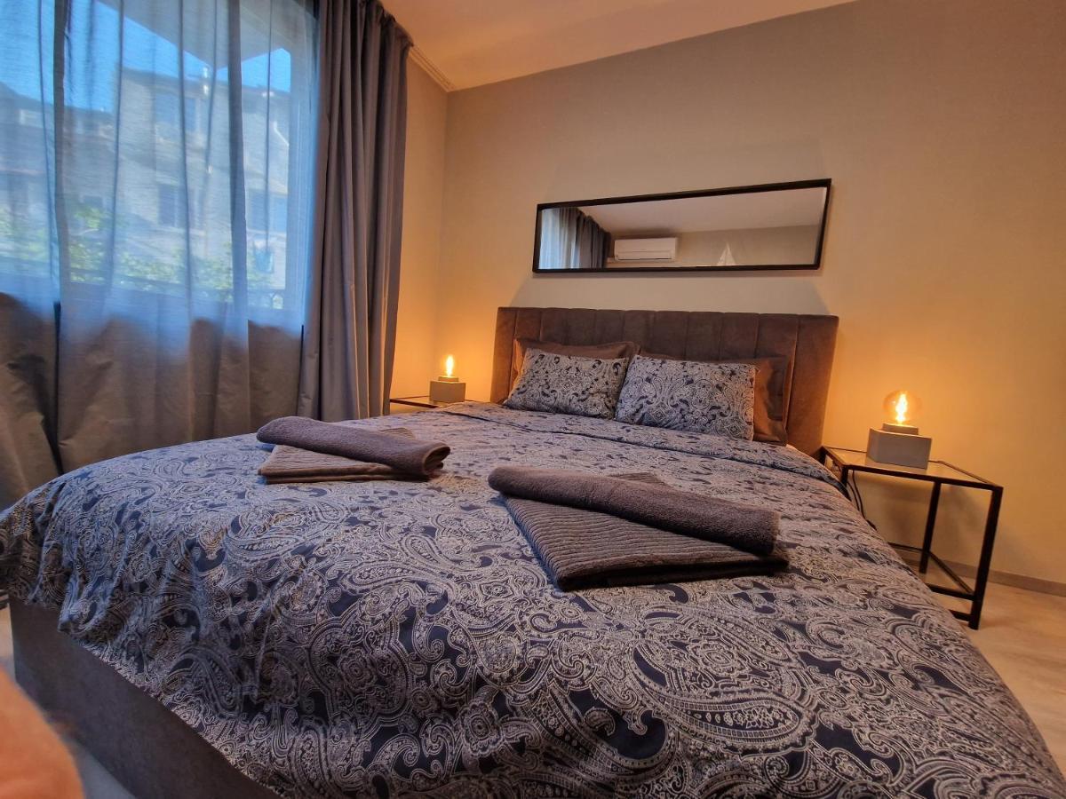 Marsselis Luxe Port Apartment Várna Kültér fotó